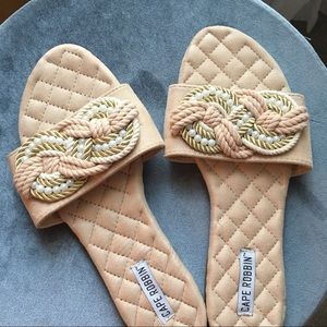 Cape Robbin Blush Rope & Pearl Slides Sz 8 1/2 NEW